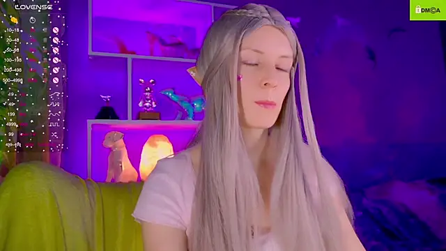 Snapshot of Flash_Summer chatting on December 3, 11:25 pm Flash Summer online show from December 3, 11:25 pm