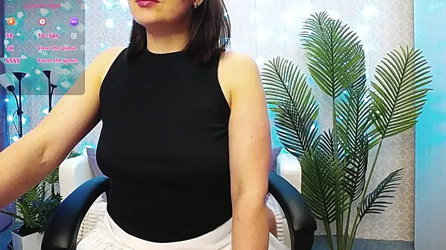 Snapshot of Camelia_Lillie chatting on November 23, 3:17 am Camelia Lillie online show from November 23, 3:17 am