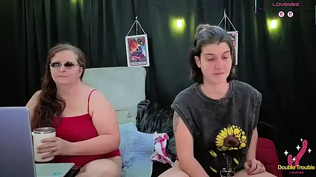 Sexy Mama-69 online show from December 3, 7:23 pm