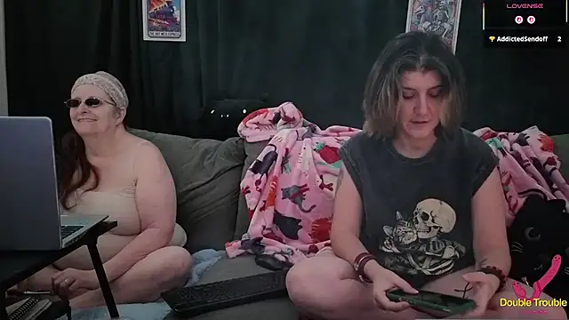 Sexy Mama-69 online show from February 2, 6:28 pm