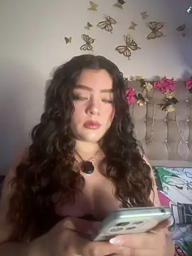 Jullieetta online show from May 28, 12:02 pm