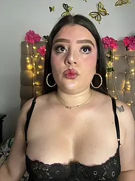Jullieetta online show from June 28, 11:38 am