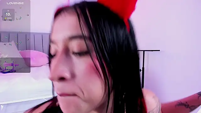 EriKlein online show from February 13, 10:33 pm