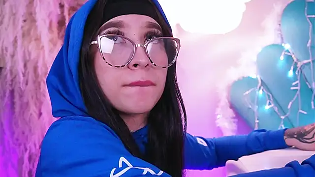 EriKlein online show from December 13, 10:37 pm