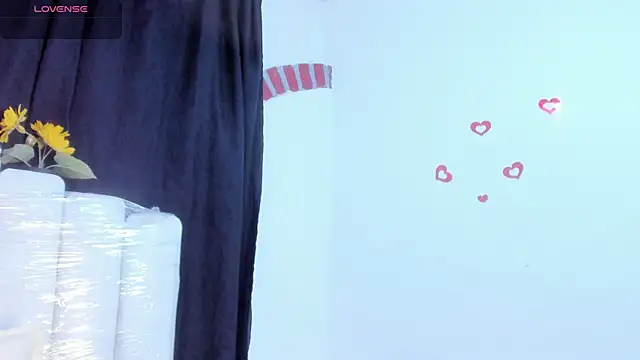 Snapshot of RoxannaBlanche chatting on March 29, 8:31 pm RoxannaBlanche online show from March 29, 8:31 pm