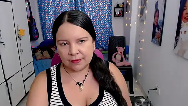 claryssa  online show from October 15, 7:47 pm