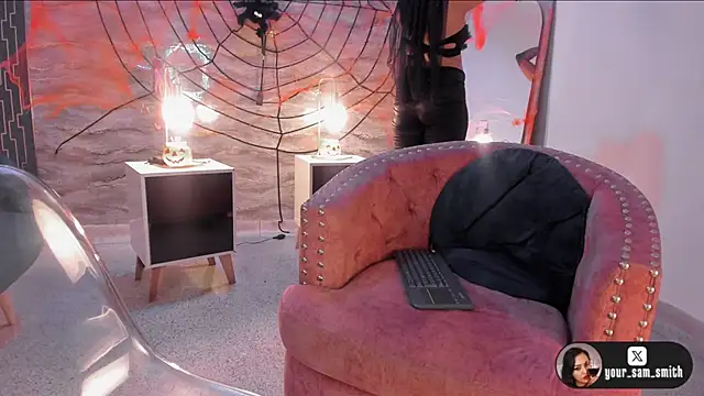 Snapshot of samara_smithh chatting on October 31, 11:44 am samara smithh online show from October 31, 11:44 am