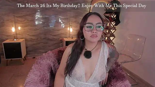 Snapshot of samara_smithh chatting on March 24, 3:44 am samara smithh online show from March 24, 3:44 am