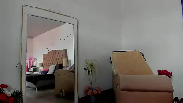 Snapshot of SheraHadee chatting on October 6, 7:44 pm SheraHadee online show from October 6, 7:44 pm