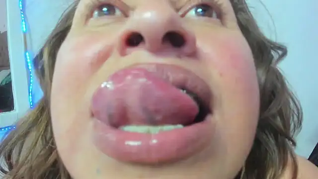 Snapshot of SheraHadee chatting on October 26, 6:25 pm SheraHadee online show from October 26, 6:25 pm