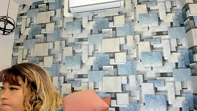 Snapshot of angel_dthroatt chatting on April 23, 12:04 pm angel dthroatt online show from April 23, 12:04 pm