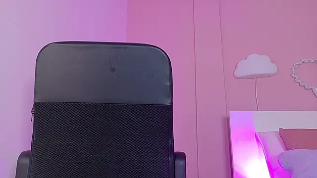 Snapshot of CristalCornner_ chatting on October 17, 7:38 pm CristalCornner online show from October 17, 7:38 pm