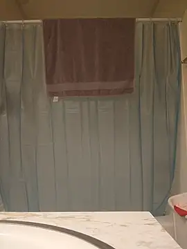 Snapshot of Dick4dope chatting on December 15, 6:17 am Dick4dope online show from December 15, 6:17 am