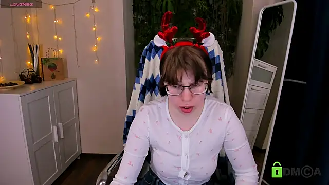 Melissa Wells online show from December 15, 9:42 pm