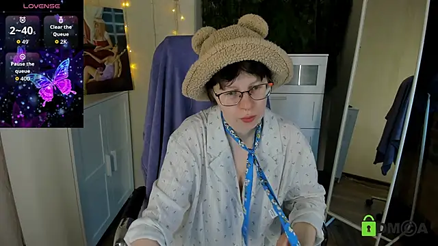 Melissa Wells online show from October 8, 7:17 am