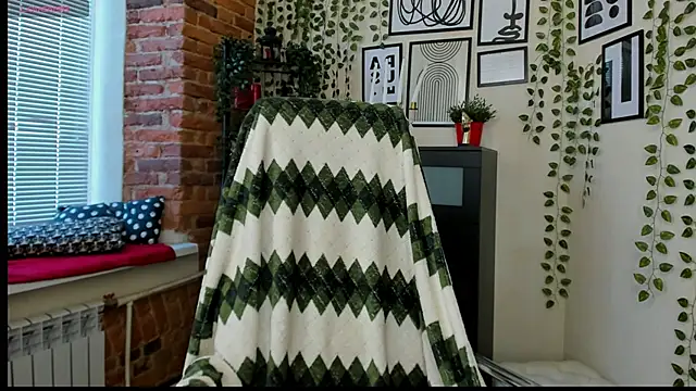 Melissa Wells online show from May 5, 2:58 pm