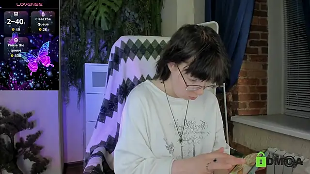 Melissa Wells online show from June 9, 8:42 pm