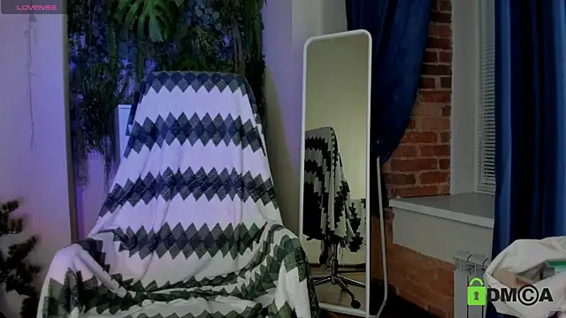 Melissa Wells online show from June 12, 9:25 pm