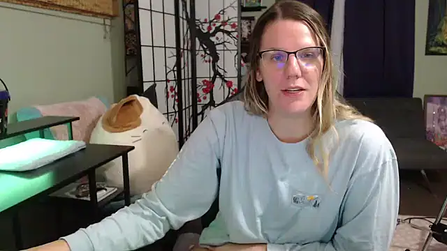 Sarahtineke online show from November 10, 1:15 am