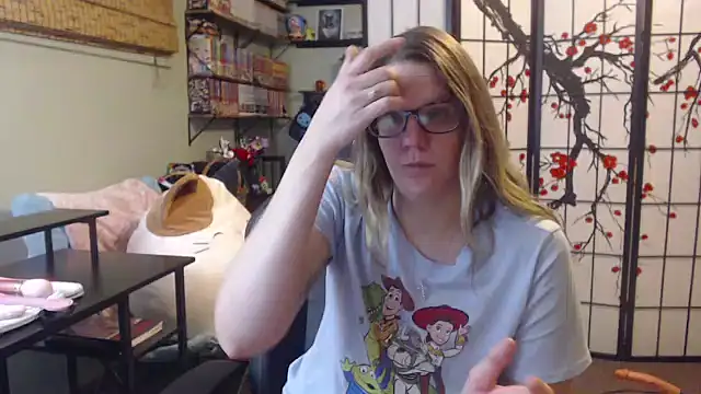 Snapshot of Sarahtineke chatting on March 16, 3:38 pm Sarahtineke online show from March 16, 3:38 pm