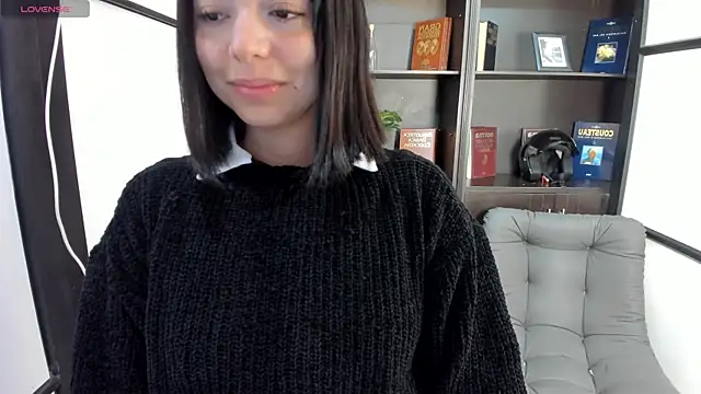 NicolRoss  online show from September 19, 12:50 pm