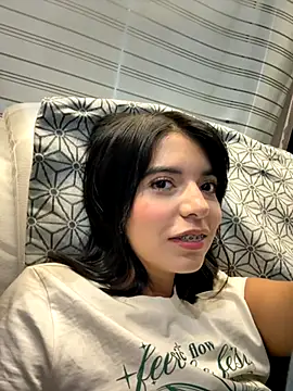 NicolRoss  online show from December 3, 7:56 pm