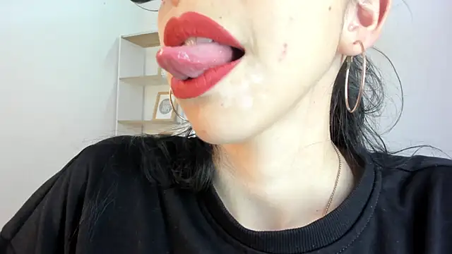 Snapshot of Katty_mouth chatting on October 8, 8:39 pm Katty mouth online show from October 8, 8:39 pm