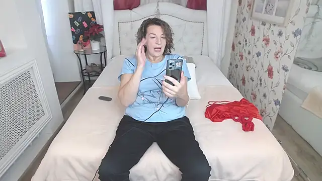 AmiHotGranny online show from September 13, 12:49 pm