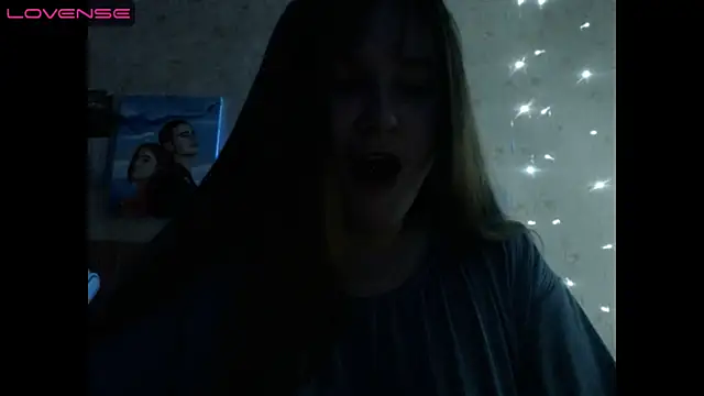 Snapshot of Light_Luna chatting on December 12, 10:02 am Light Luna online show from December 12, 10:02 am