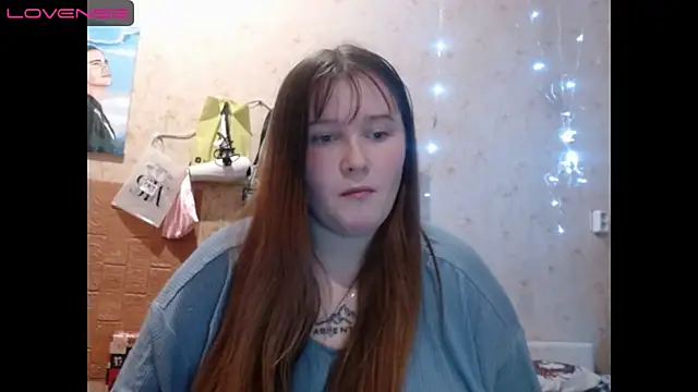 Snapshot of Light_Luna chatting on December 15, 2:37 pm Light Luna online show from December 15, 2:37 pm