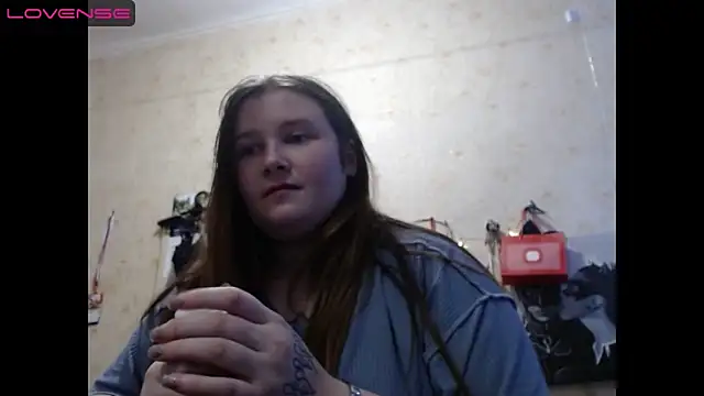 Snapshot of Light_Luna chatting on December 25, 10:28 am Light Luna online show from December 25, 10:28 am