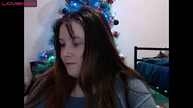 Snapshot of Light_Luna chatting on January 4, 1:53 pm Light Luna online show from January 4, 1:53 pm