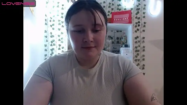 Snapshot of Light_Luna chatting on January 12, 1:58 pm Light Luna online show from January 12, 1:58 pm