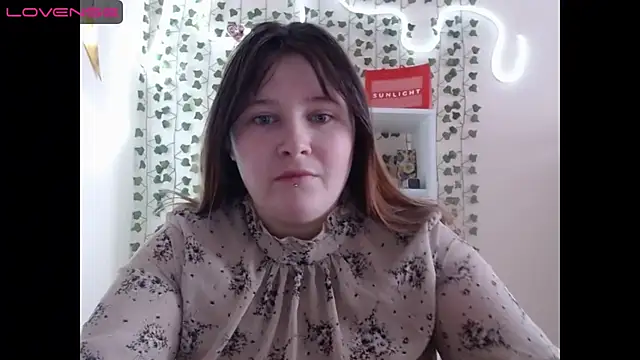 Snapshot of Light_Luna chatting on January 13, 6:16 am Light Luna online show from January 13, 6:16 am