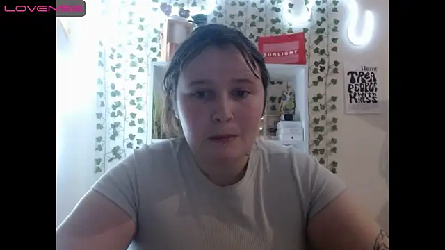 Snapshot of Light_Luna chatting on January 14, 11:42 am Light Luna online show from January 14, 11:42 am