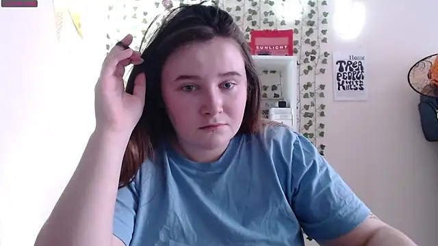 Snapshot of Light_Luna chatting on January 22, 9:46 am Light Luna online show from January 22, 9:46 am