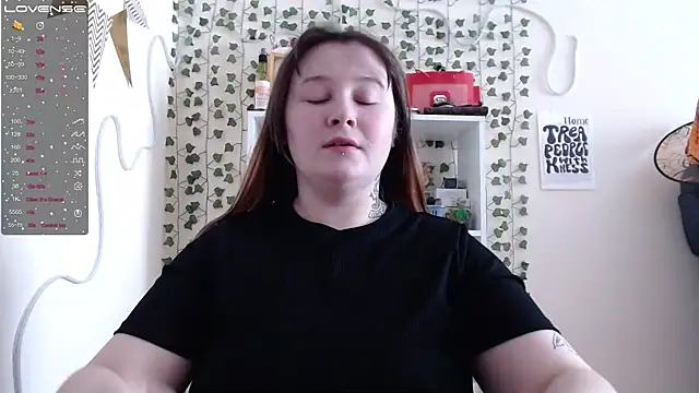Snapshot of Light_Luna chatting on February 4, 5:53 am Light Luna online show from February 4, 5:53 am