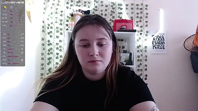 Snapshot of Light_Luna chatting on February 6, 8:39 am Light Luna online show from February 6, 8:39 am