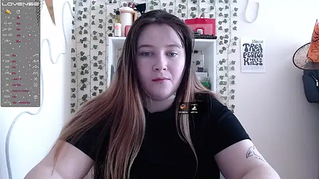 Snapshot of Light_Luna chatting on February 7, 4:27 am Light Luna online show from February 7, 4:27 am