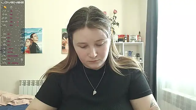 Snapshot of Light_Luna chatting on February 20, 7:23 am Light Luna online show from February 20, 7:23 am