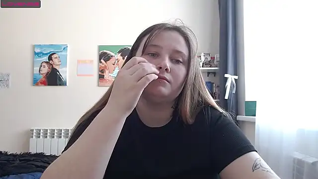 Snapshot of Light_Luna chatting on March 17, 9:12 am Light Luna online show from March 17, 9:12 am