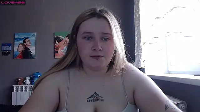 Snapshot of Light_Luna chatting on September 21, 7:10 am Light Luna online show from September 21, 7:10 am