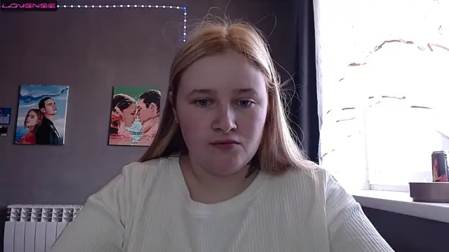 Snapshot of Light_Luna chatting on October 20, 5:30 am Light Luna online show from October 20, 5:30 am