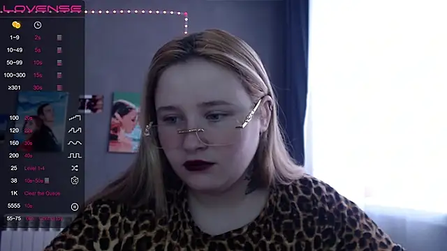 Snapshot of Light_Luna chatting on November 21, 8:13 am Light Luna online show from November 21, 8:13 am