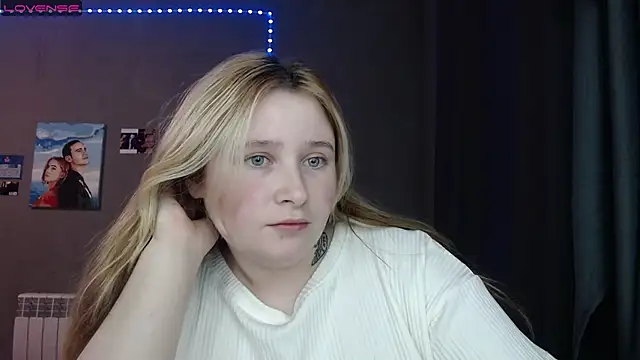 Snapshot of Light_Luna chatting on November 28, 2:09 pm Light Luna online show from November 28, 2:09 pm