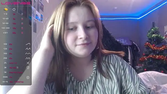 Snapshot of Light_Luna chatting on January 12, 3:39 pm Light Luna online show from January 12, 3:39 pm