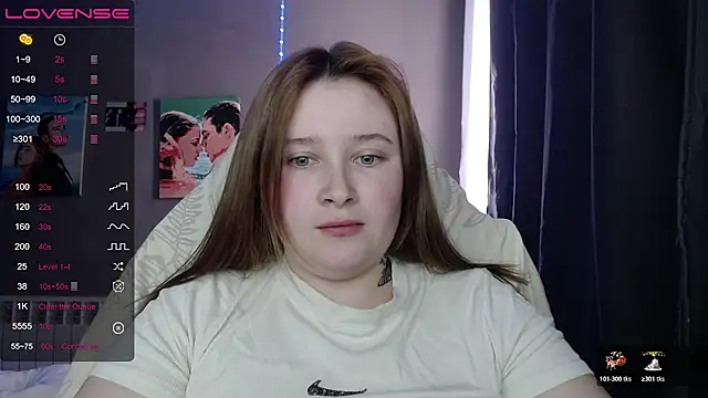 Snapshot of Light_Luna chatting on February 9, 7:12 am Light Luna online show from February 9, 7:12 am