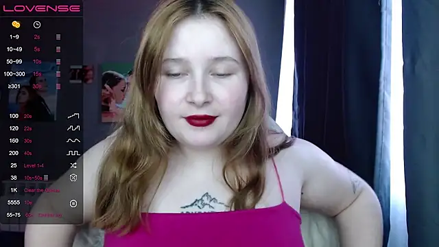 Snapshot of Light_Luna chatting on February 14, 9:39 am Light Luna online show from February 14, 9:39 am