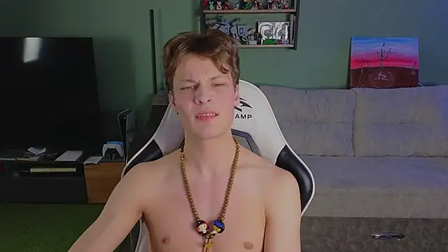 TeddyLiLboy online show from December 18, 5:30 pm