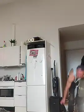 eltoulou online show from February 17, 1:21 pm